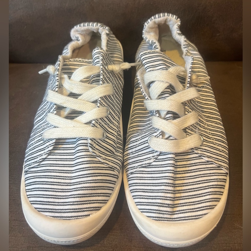 Women’s Torrid Slip-On, No Tie Shows.